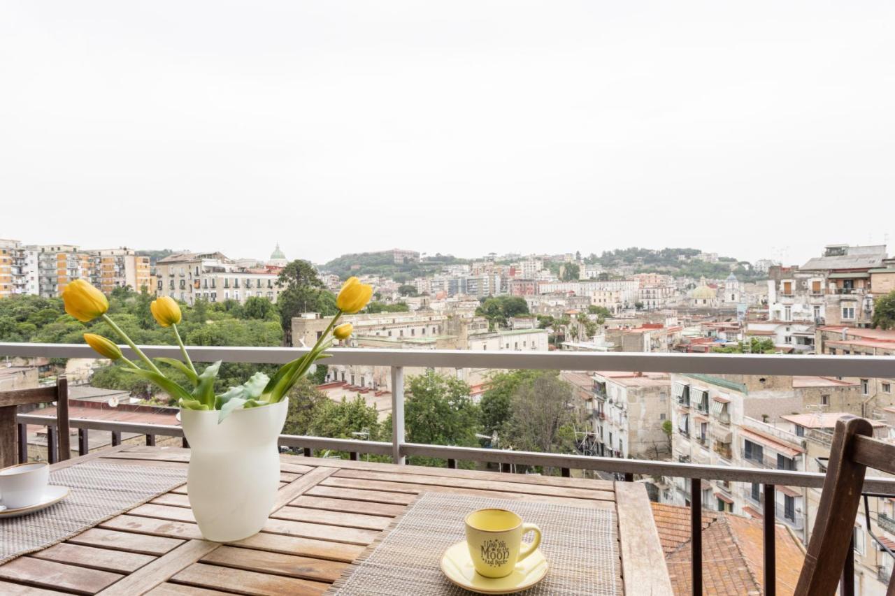 Panoramic Flat Between Materdei And Fontanelle Naples Exterior photo