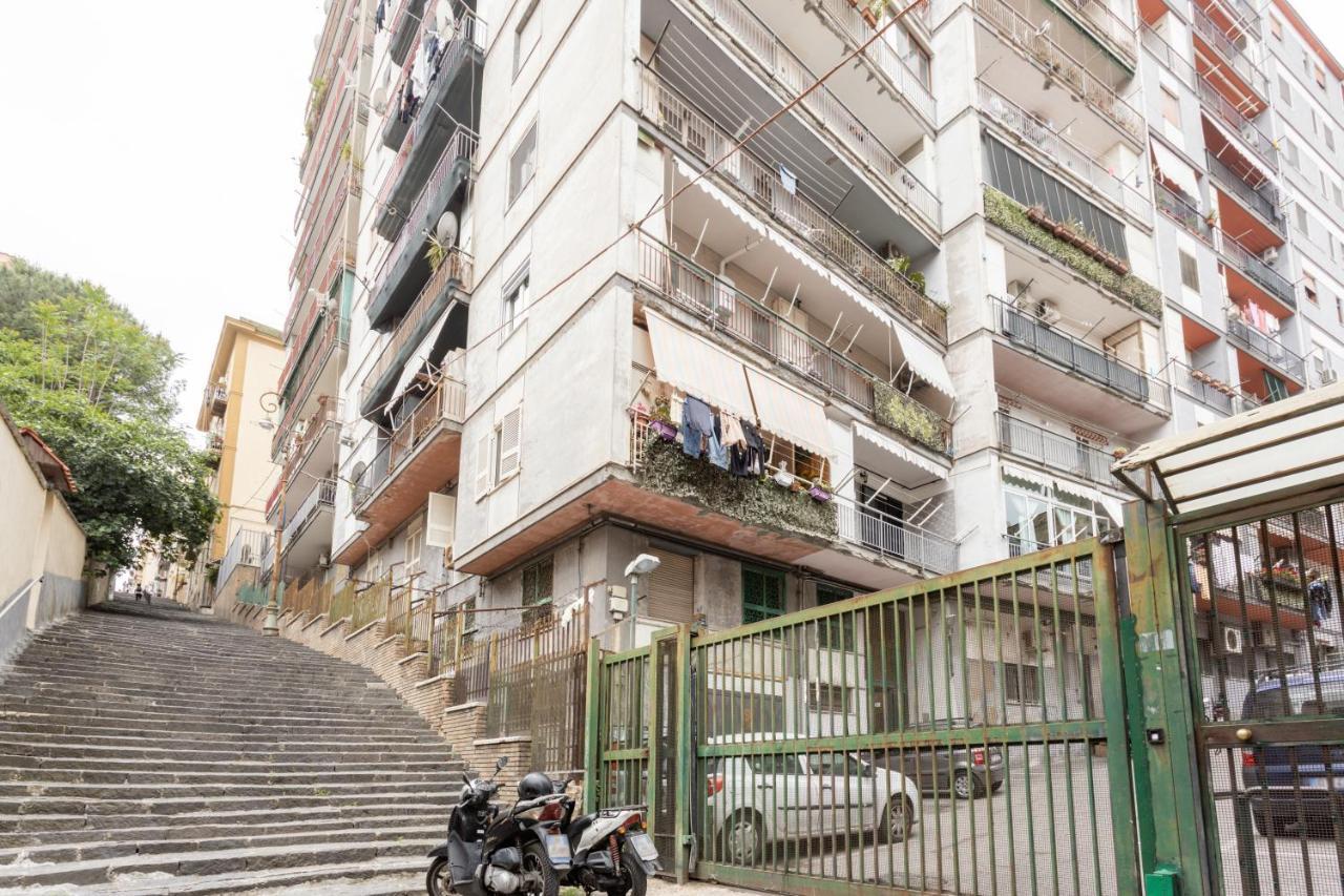Panoramic Flat Between Materdei And Fontanelle Naples Exterior photo